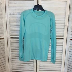 Lululemon activewear top
